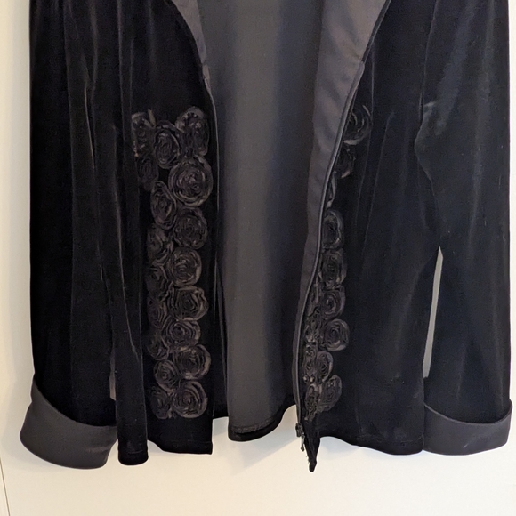 D & Y Jackets & Blazers - Chic Black Velvet Women's Blazer